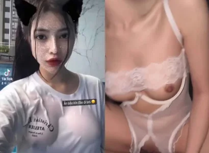 Em Uyên cưỡi ngựa nhún nhịp phê